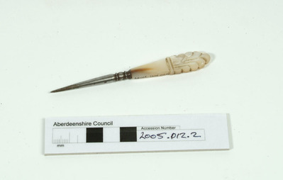 Archived Images\2005_numbers\2005.012.2.jpg; 2005.012.2; ;